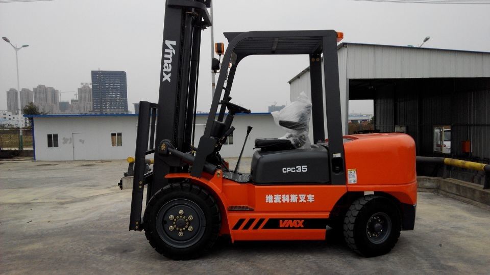 3.5 Ton Diesel Powered Forklift / Diesel Operated Forklift 6000mm Max Lifting Height